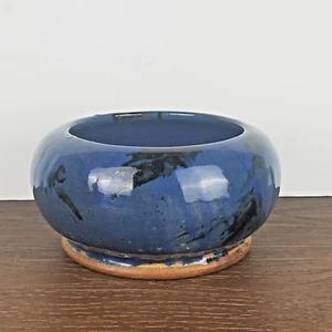 7 Zoll Earthware Keramik Schüssel Handarbeit blaue & schwarze Glasur signiert Williams - Bild 1 von 6