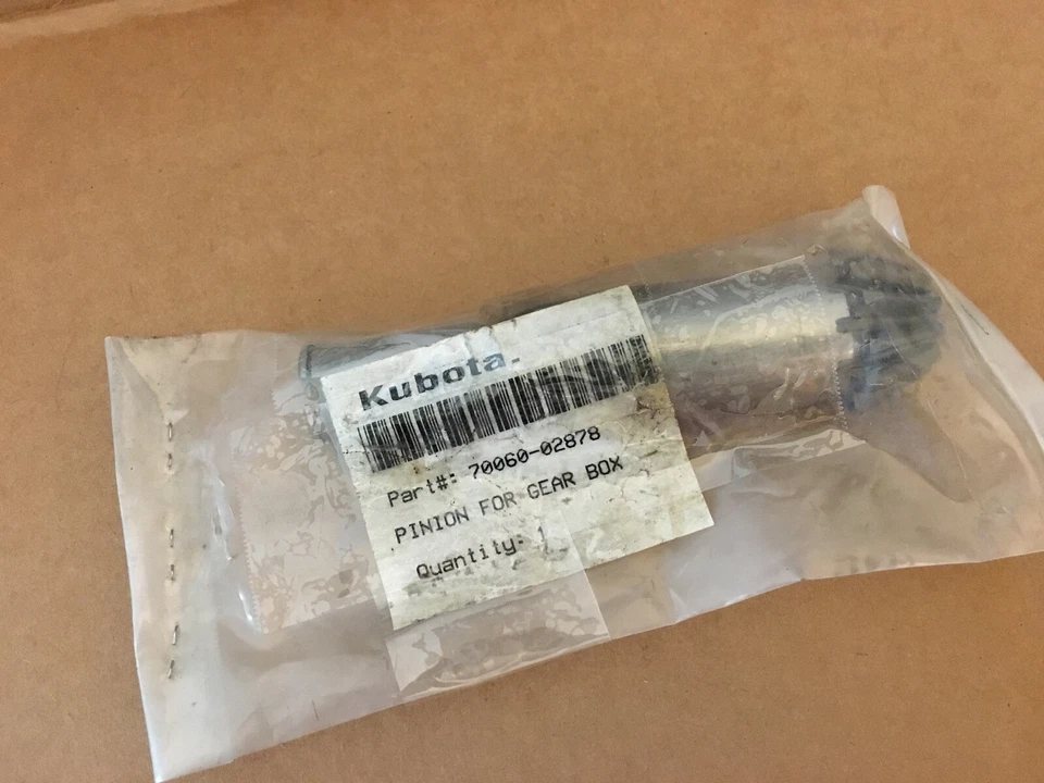 PIÑÓN KUBOTA GENUINO NUEVO DE LOTE PARA CAJA DE CAMBIOS 70060-02878 Foto 1 de 4