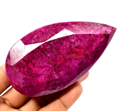 1663.5 CT Natural Huge Red Ruby Certified Museum Use Treated Pear Cut Gemstone - Image 1 of 4