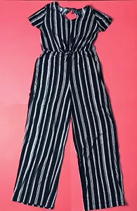 Jumpsuit schwarz weiß gestreift kleines Schlüsselloch hinten weiches Material klassisch neutral - Bild 1 von 3