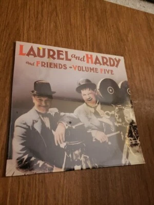 Laurel and Hardy and friends Volume 5 New And Factory Sealed Laserdisc 1995 Rare Foto 1 de 4