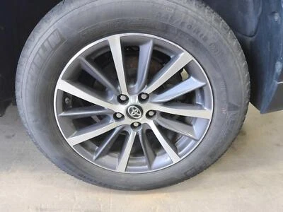 Used Wheel fits: 2018 Toyota Highlander 18x7-1/2 alloy 14 spoke gray inlay Grade - Image 1 of 4