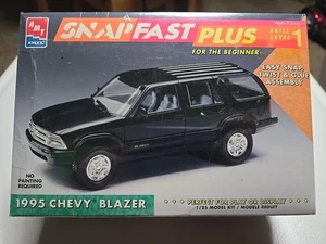AMT Ertl #6651 SnapFast Plus 1995 Chevy Blazer 1/25 Scale Plastic Model Kit - Picture 1 of 2
