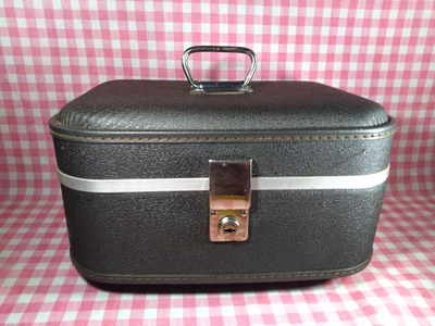 整洁复古硬侧火车箱炭灰色 • Fab Wanderlust Weekender — 第 1/4 张图片