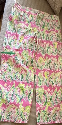 Lilly Pulitzer Capris Floral Pink Green Giraffe Lions Womens Size 12 Cotton - Image 1 of 4