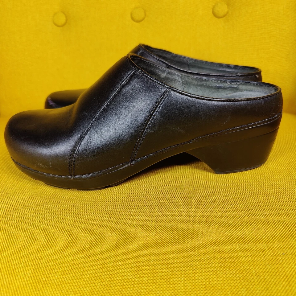 Zuecos de cuero sin cordones Dansko Suri zapatos negros para mujer talla EE. UU. 8,5-9 UE 39   Foto 1 de 4
