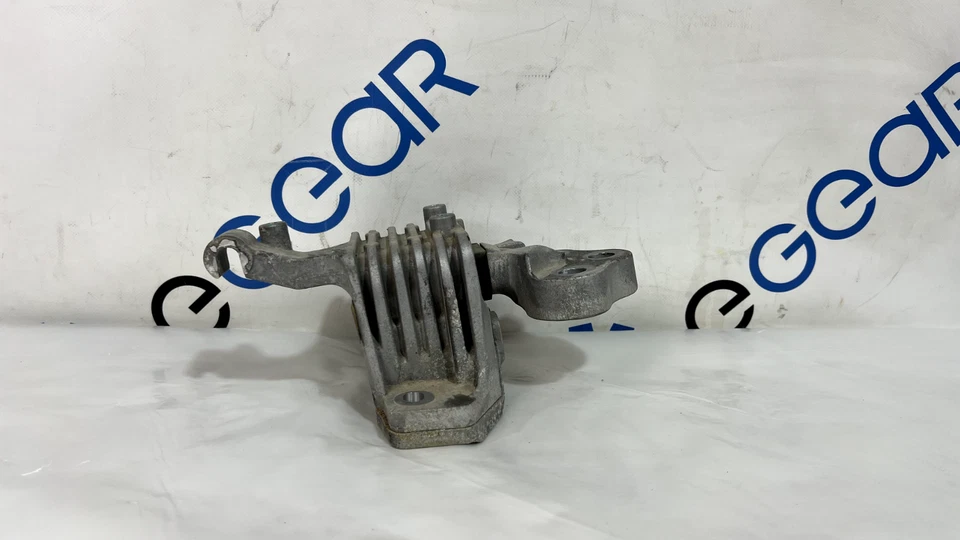 Chrysler 200 2015-2017 aislador de montaje de transmisión delantera izquierda 68233389AB fabricante original Foto 1 de 4