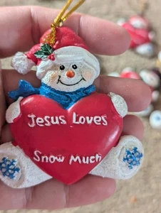 Neu Christbaumschmuck Schneemann Jesus liebt Schnee viel individuell Nikolausmütze - Bild 1 von 3