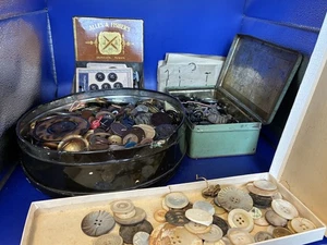 Hundreds of Vintage  Antique Buttons,Buckles - Assorted Shape, Sizes and Colors, - Picture 1 of 24