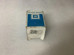 Bombilla de lámpara de estacionamiento y giro genuina GM (1995 - 2009) - Imagen 1 de 2