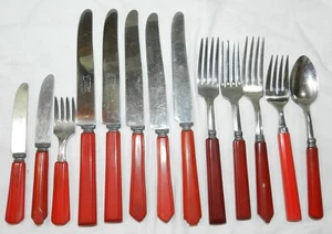 Lote de 13 piezas de cubiertos con mango Catalin rojo - incluyendo artículos para bebés - Imagen 1 de 5