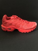 air max plus triple red