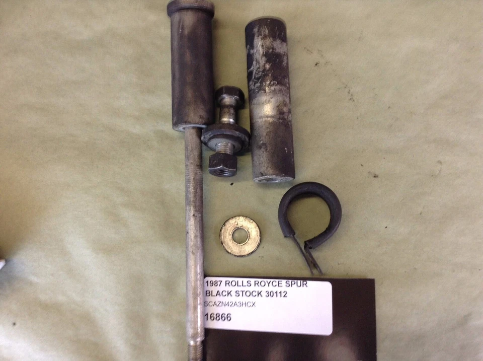 81 - 91 ROLLS ROYCE SILVER SPUR ALTERNATOR SCREW BUNDLE - Image 1 of 1