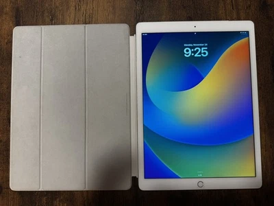 Apple iPad Pro 1st Gen, 128GB, 12.9", WIFI + Unlocked Silver, White Cover Bundle - Image 1 of 4