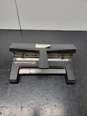 Perforadora Acco modelo 450 resistente Foto 1 de 4