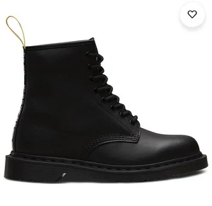 Doc Martens X Sex Pistols No Future Slogan Boots 1460 Size 9 UK - Picture 1 of 12