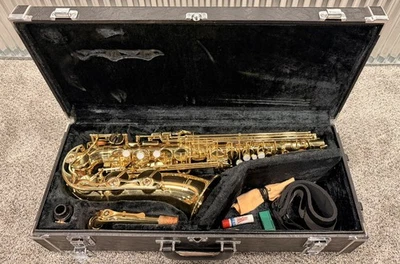 SAXOFÓN ALTO INTERMEDIO YAMAHA YAS 52 CON ESTUCHE Y EXTRAS SE VE MUY BIEN Foto 1 de 4