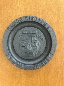 Vintage Case IH Magnum Tractor 7100 Cast Iron Ashtray Paperweight Racine WI - Picture 1 of 2