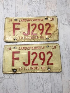 Vintage 1968 MATCHED PAIR ILLINOIS LICENSE PLATES  Red On White  HIGH PATINA - Picture 1 of 9