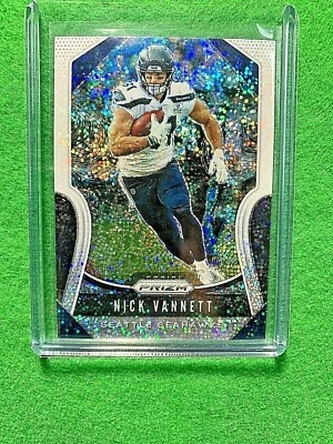 NICK VANNETT PRIZM WHITE SPARKLE CARD JERSEY #81 SEAHAWKS SP/20 REFRACTOR 2019 Foto 1 de 4