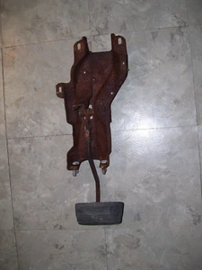 BRAKE PEDAL ASSEMBLY 1970- 1972 BUICK SKYLARK 442 CUTLASS F85 GTO CHEVELLE LEMAN - Picture 1 of 2