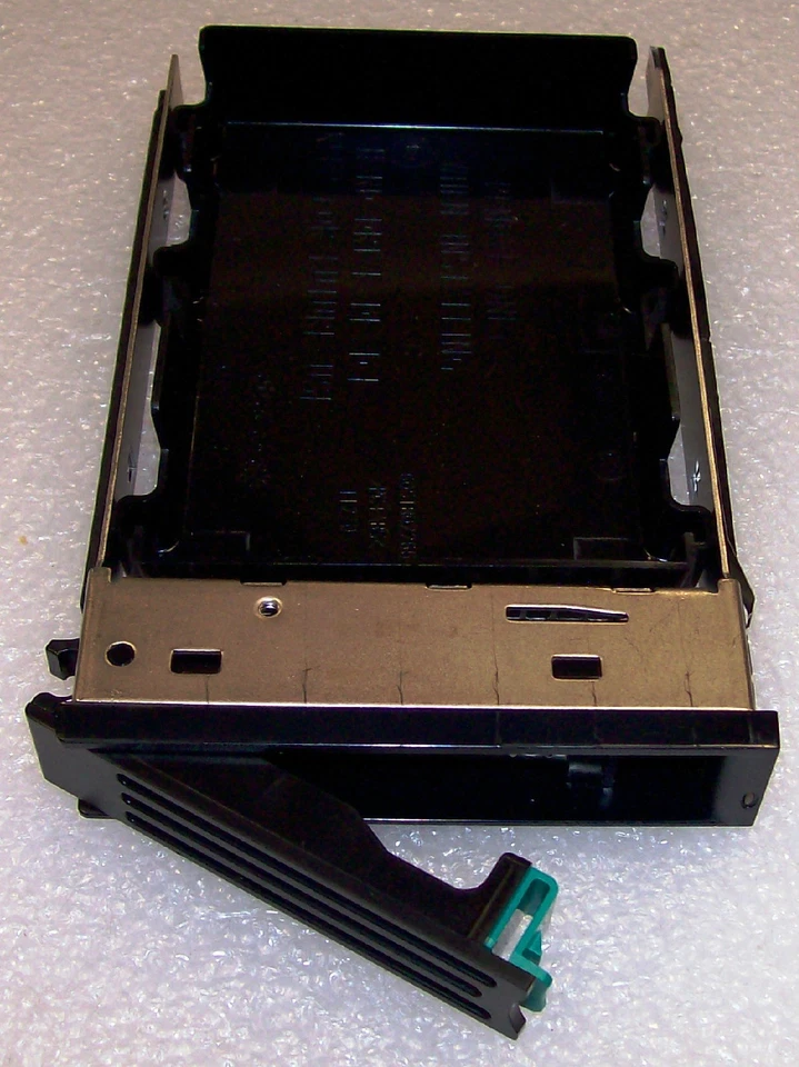 Intel FXX10DVCARBLK 3.5” Hard Drive Carrier Spare New Bulk Packaging - Image 1 of 1