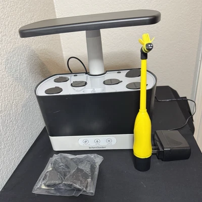 Sistema de jardín interior AeroGarden 100690-BLK cosecha negro 6 vainas y polinizador de abejas Foto 1 de 4