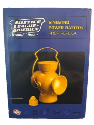 JLA TROPHY ROOM LINTERNA VERDE SINESTRO AMARILLO ALIMENTACIÓN BATERÍA UTILERÍA RÉPLICA #378 Foto 1 de 4