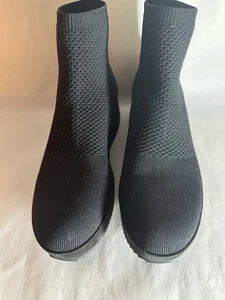 NWOB Women’s EILEEN FISHER Black  Ankle Boots Pull-On Stretchy Wedge Sz 7 - Picture 1 of 6
