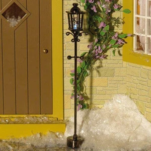 Battery-Powered Street Lantern for 12th Scale Dolls House - Picture 1 of 1