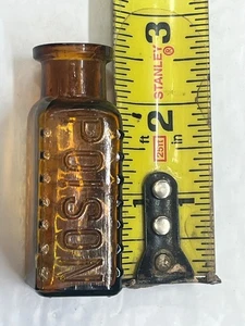 Vintage geprägte Gift Mini Flasche gerippt Bernstein - Bild 1 von 4