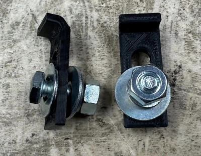 Triumph TR4 и TR4A левые и правые регулируемые дверные оконные упоры, 610174 - Изображение 1 из 2