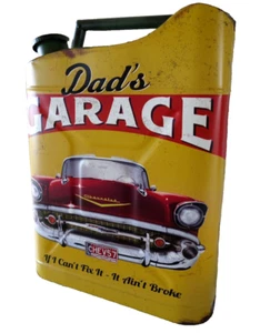 Nostalgie Blechschild Benzinkanister Dad's Garage Roter Oldtimer Retro 45x34x6cm - Bild 1 von 3
