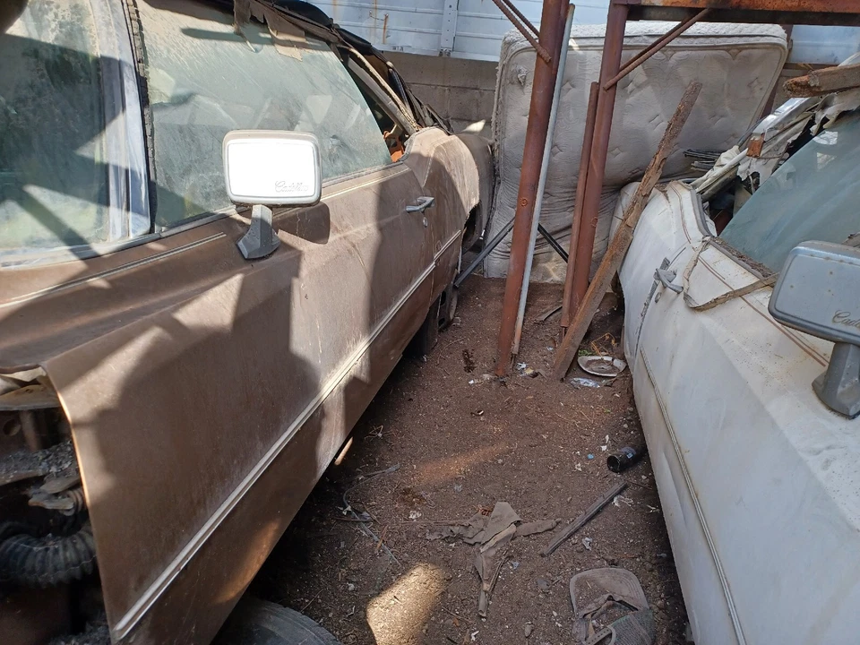 76 CADILLAC ELDORADO VIGA TRASERA ETIQUETA EJE USADO COMPLETO Foto 1 de 4