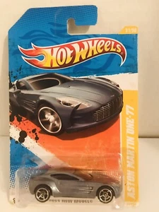 Hot Wheels Aston Martin One-77 2011 neue Modelle silber - Bild 1 von 4