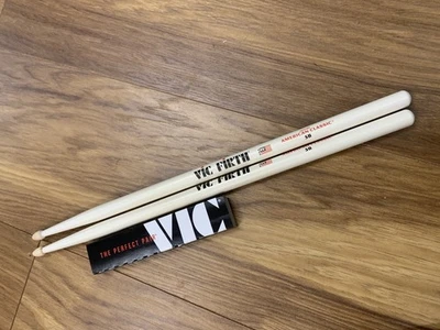 VIC FIRTH WHITE 5B American Classic Hickory Drumsticks One Pair WHITE