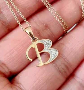Colgante con letra inicial de diamante creado en laboratorio redondo de 2 quilates enchapado en oro amarillo de 14 quilates "B" - Imagen 1 de 8