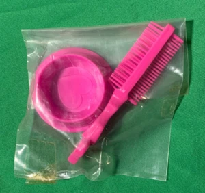 BARBIE DOLL ACCESSORY 1988 ANIMAL LOVIN' ZEBRA BRUSH AND BOWL SET - Picture 1 of 2