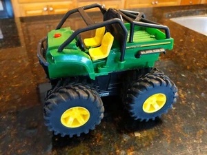 JOHN DEERE DUNE BUGGY 4X4 BATTERY OPERATED SOUND AND MOTION - Picture 1 of 7