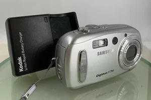 Samsung Digimax V700 7.1MP COMPACT DIGITAL CAMERA SILVER +CHARGER TESTED - 229 - Picture 1 of 8
