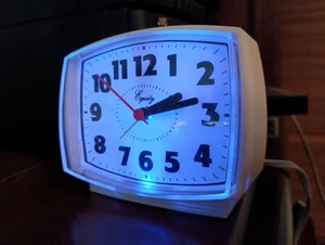 Vintage Equity 3310 Bedside Table / Desk Corded Alarm Clock Tested and Working  - Picture 1 of 3