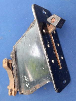 Land Rover Series 2A Late Type Dashboard Mounted Hand Throttle Control & Linkage - Image 1 of 4