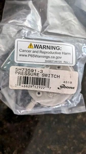 Brand New Genuine Modine # 5H73591-3 Pressure Switch  - Picture 1 of 2