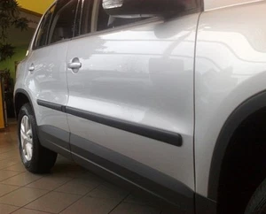 VW TIGUAN 1 generación - LISTONES PROTECTORES PREMIUM LISTONES DE PROTECCIÓN LATERAL LISTONES DE CIERRE - Imagen 1 de 2