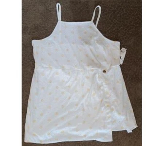 Womens Juniors Wallflower Poly Knit Eyelet Romper Size 2X 3X Yellow Flowers NWT - Picture 1 of 1