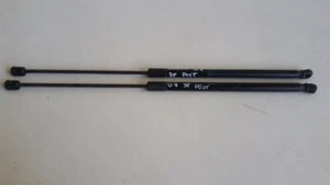 Coppia Molle a Gas Ammortizzatori Pistoncini Baule OPEL CORSA D 2007 - Foto 1 di 3