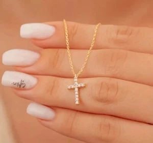 Elegante Goldene Halskette mit Strassstein-Kreuzanhänger – Zeitlos - Bild 1 von 6