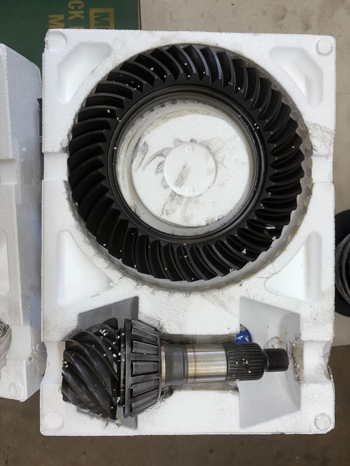 Bom Usado Toyota OEM 8.75 Rev 4.30 Anel e Pinhão - Imagem 1 de 1