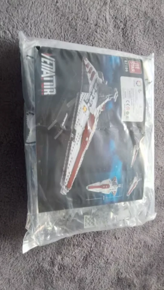 Replica Venator-class Star Destroyer 8039 Building Set Toy 960pcs - Image 1 of 4