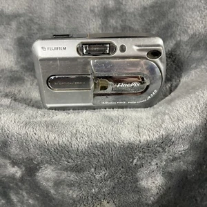 Fujifilm Finepix A Series A340 4.0mp DIGITAL Camera - SILVER | FAST SHIPPING - Picture 1 of 10